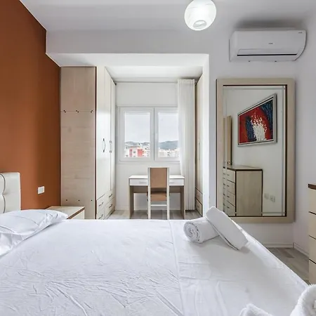 Beachside Modern By Pikhost *