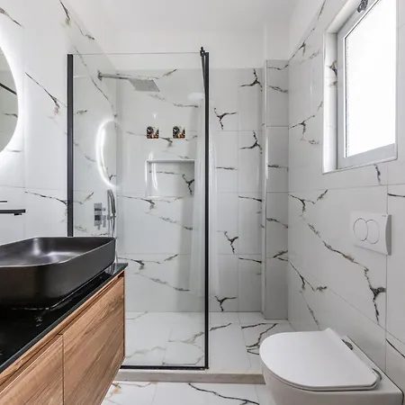 Beachside Modern By Pikhost Appartement Vlorë