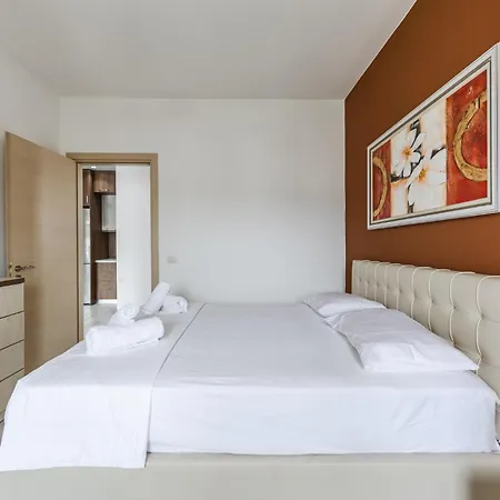 Beachside Modern By Pikhost * Vlorë