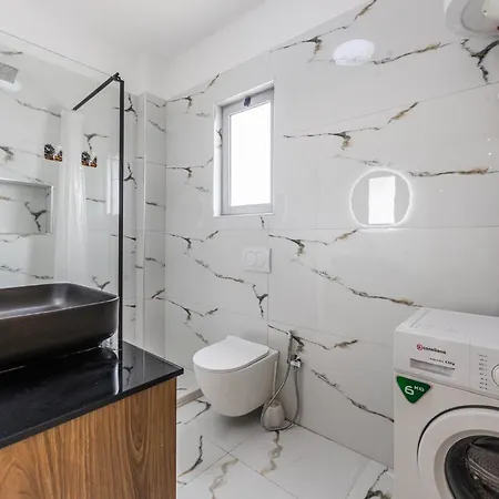 Beachside Modern By Pikhost Vlorë