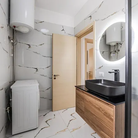 Beachside Modern By Pikhost Vlorë