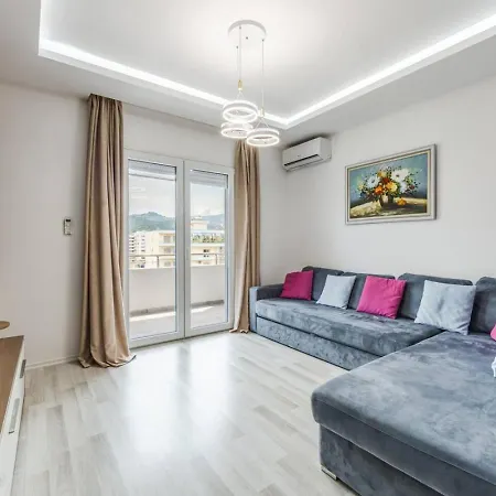 Beachside Modern By Pikhost Apartman