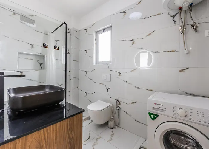 Beachside Modern By Pikhost Wlora